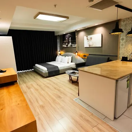 Hotel Mas Nisantasi 5*