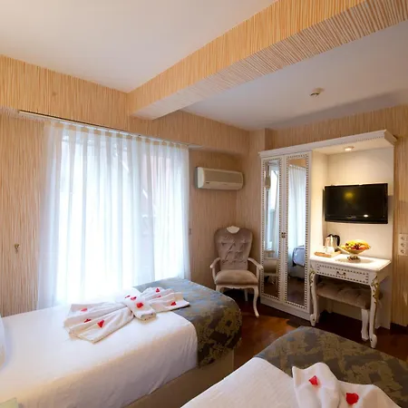 Отель Golden Horn 4*