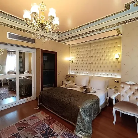 Отель Golden Horn 4*