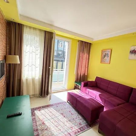 Plaesant With Balcony Apartment Istanbul