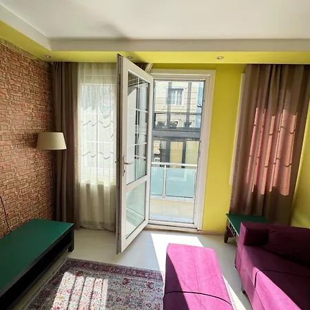 Apartment Plaesant With Balcony Istanbul