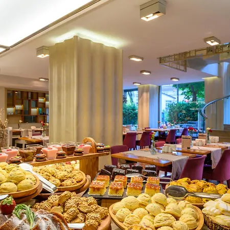 Ramada By Wyndham Grand Bazaar 4*