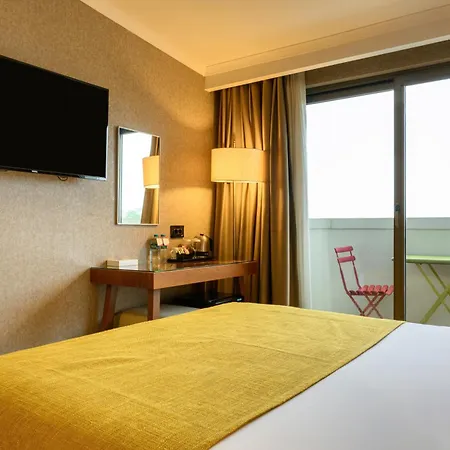 Hotel Ramada By Wyndham Grand Bazaar