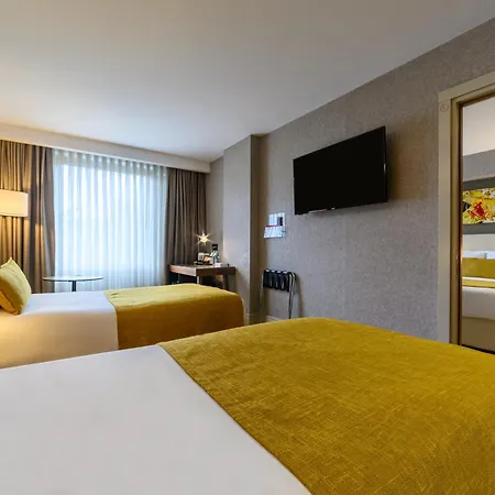 Ramada By Wyndham Grand Bazaar 4*