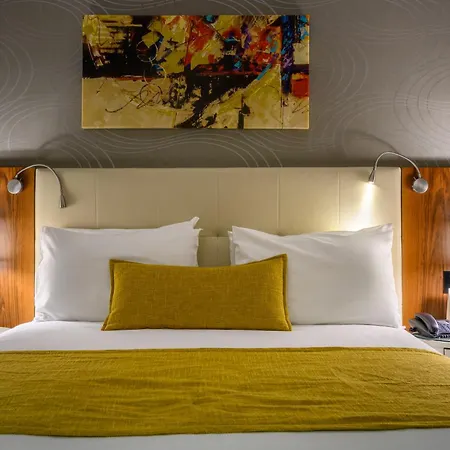 Ramada By Wyndham Grand Bazaar Hotel 4*