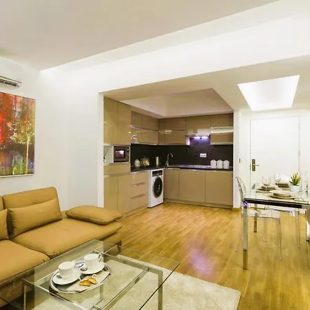 Hotel The Place By Cey