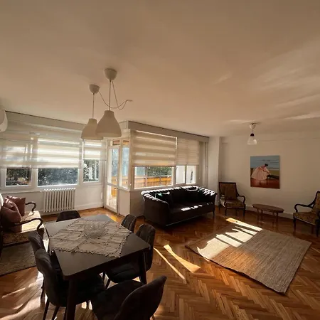 Garden View Near Zorlu Center * اسطنبول