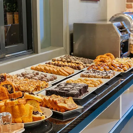 Azade Premier Hotel 3*