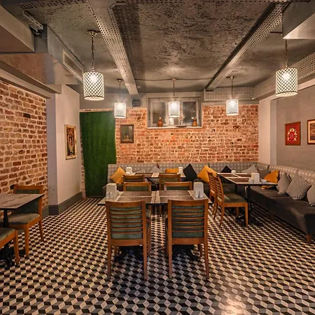 Azade Premier Hotel