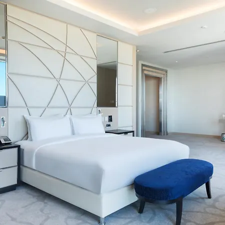 Hotel Wyndham Grand Levent & Conference Center 5*