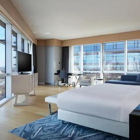Hotel Wyndham Grand Levent & Conference Center 5*