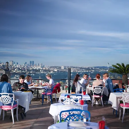 Raymond Old Hotel 4*
