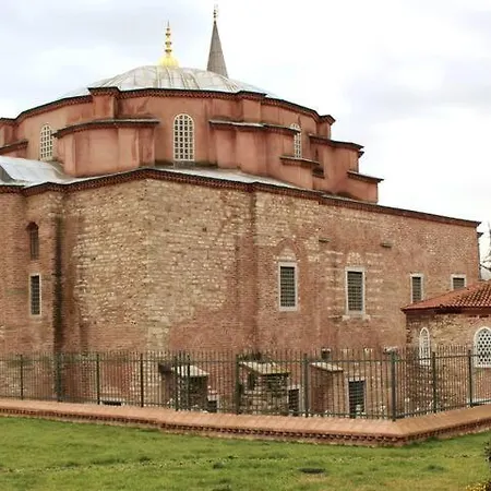 Estampolis Gazde/Camere de închiriat