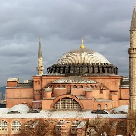 Estampolis Gazde/Camere de închiriat