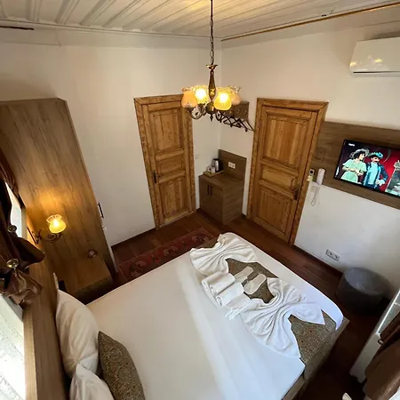 Kadikoey White House Hotel