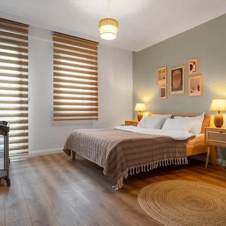 Luxury Scandinavian Design 2br Duplex Near Tomtom Apartment