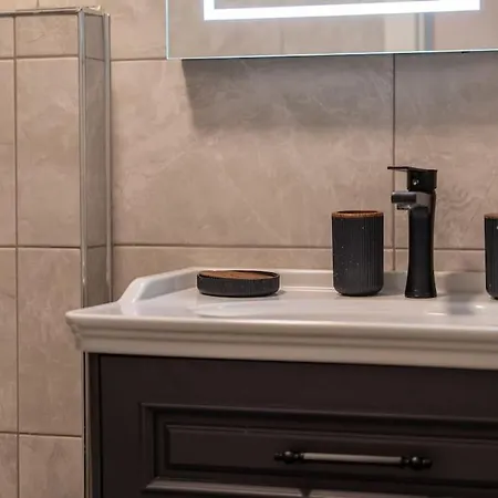 Luxury Scandinavian Design 2br Duplex Near Tomtom Apartment