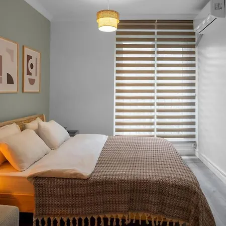 Luxury Scandinavian Design 2br Duplex Near Tomtom