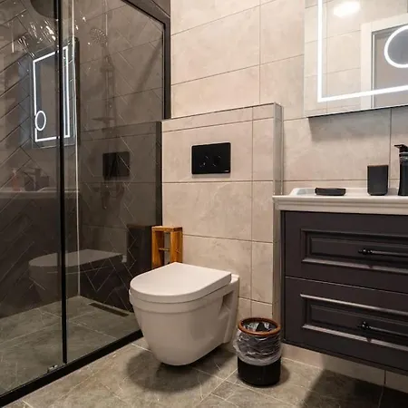 Luxury Scandinavian Design 2br Duplex Near Tomtom