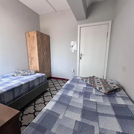 Kapselhotel Transit *