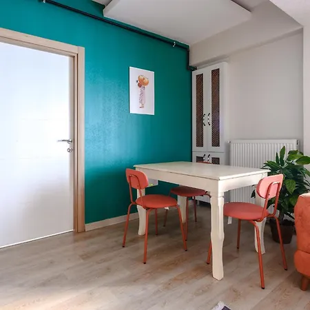 Apartamento Colorful Flat Near Torium And Beylikduzu Metrobus Estambul