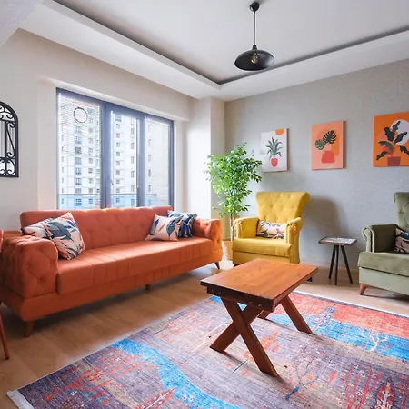 Colorful Flat Near Torium And Beylikduzu Metrobus *