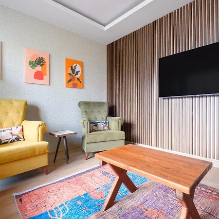 Apartamento Colorful Flat Near Torium And Beylikduzu Metrobus