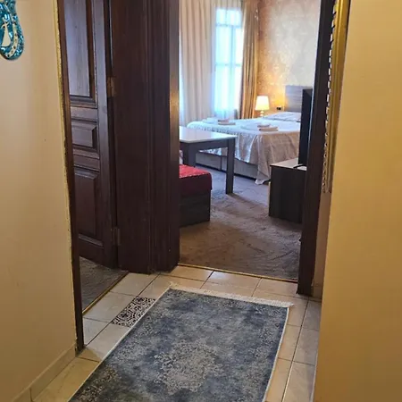 The Pashas House Apartment *