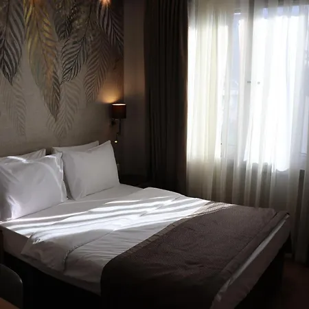 Riva Taksim 4*