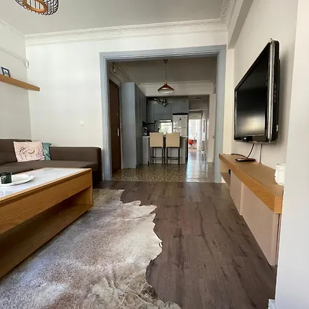 Apartment Bright And Cosy At The Heart Of Tomtom District Istanbul