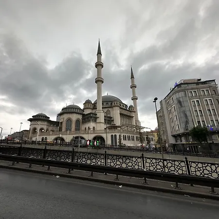 The Square 30 Istanbul