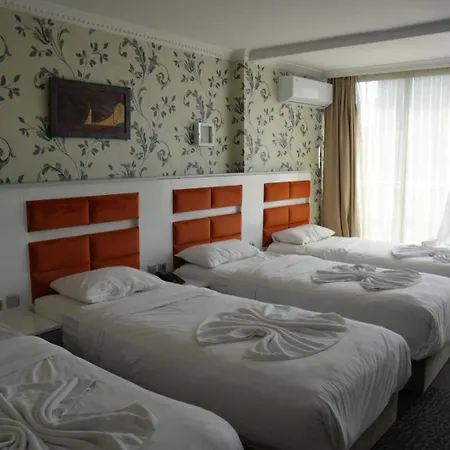 Comfort Downtown فندق 4*