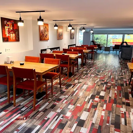فندق Comfort Downtown 4*