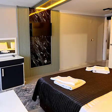 Comfort Downtown فندق 4*