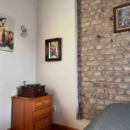 2br, 2ba, 2nd Floor Of Historical Building, Galata Daire *