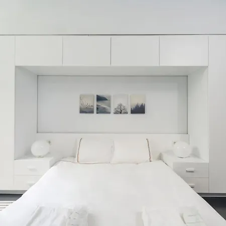 Apartmán Newly Designed Modern Smart Duplex! #143 *