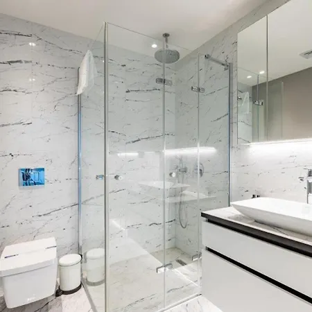 Gorgeous Modern 1bd Terrace Condopoolviews! #233 Istanbul