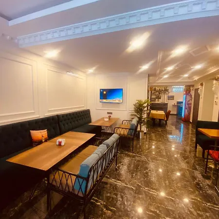 Hotel Adora Cafe & Restaurant 3*
