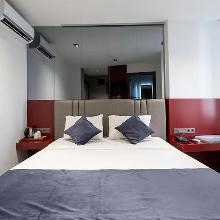 Pera Apartahotel 3*