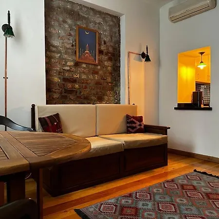 2br, 2ba, Ground Flr Of Historical Building, Galata Apartamento