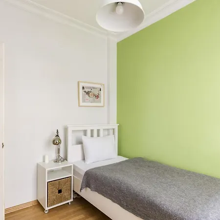 Sleek Flat W Balcony 8 Min To Coast On Bagdat Ave Apartment Istanbul