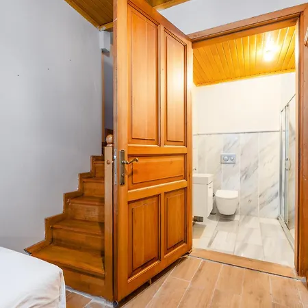 Luxurious Ottoman Style Mansion In Fatih בית נופש