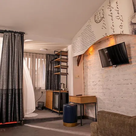 Hotel Corner Hot
