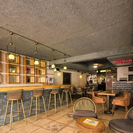 Duck Hotel 3*