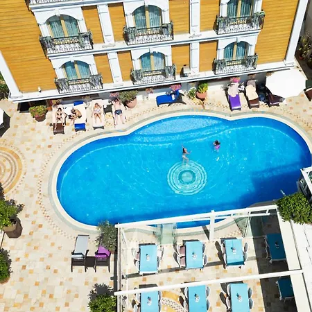 Seven Hills Palace & 4*