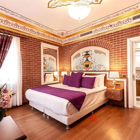 Hotel Seven Hills Palace & 4*