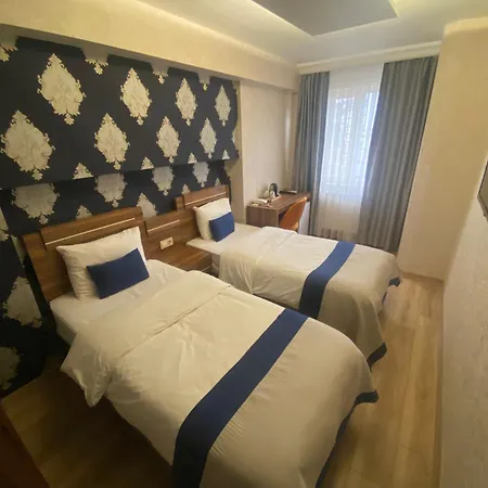 Era Palace Hotel 2*