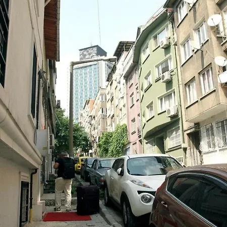 Charming Compact Near Taksim Beyoglu No2 * İstanbul
