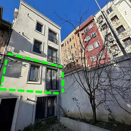 Appartement Charming Semi-basement Steps From Taksim Square No 1