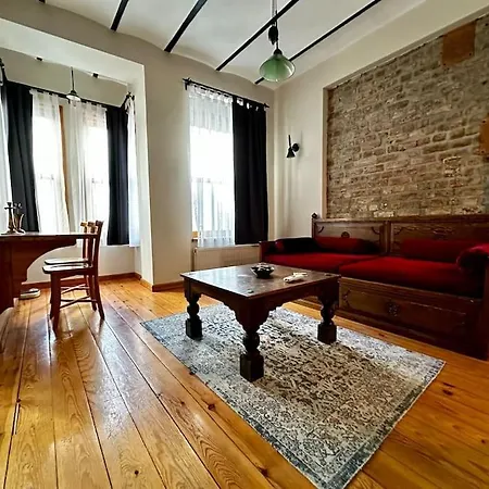 2br, 2ba 3rd Floor Of Historical Building, Galata Apartman Isztambul
